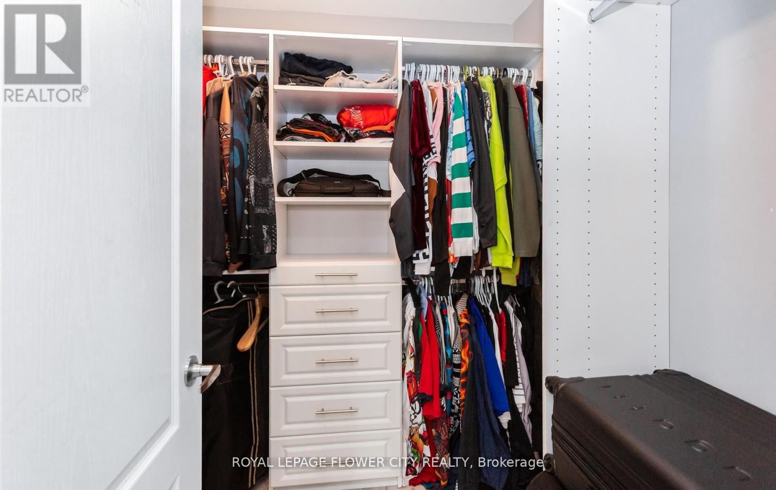 21 ARKWRIGHT DRIVE Image 36