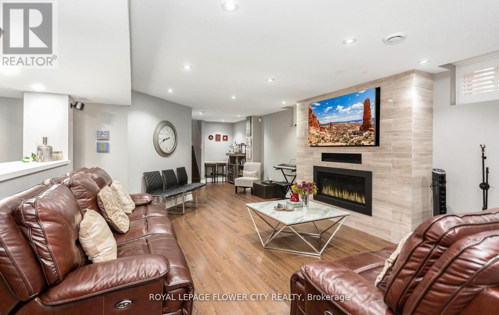 21 ARKWRIGHT DRIVE Image 43