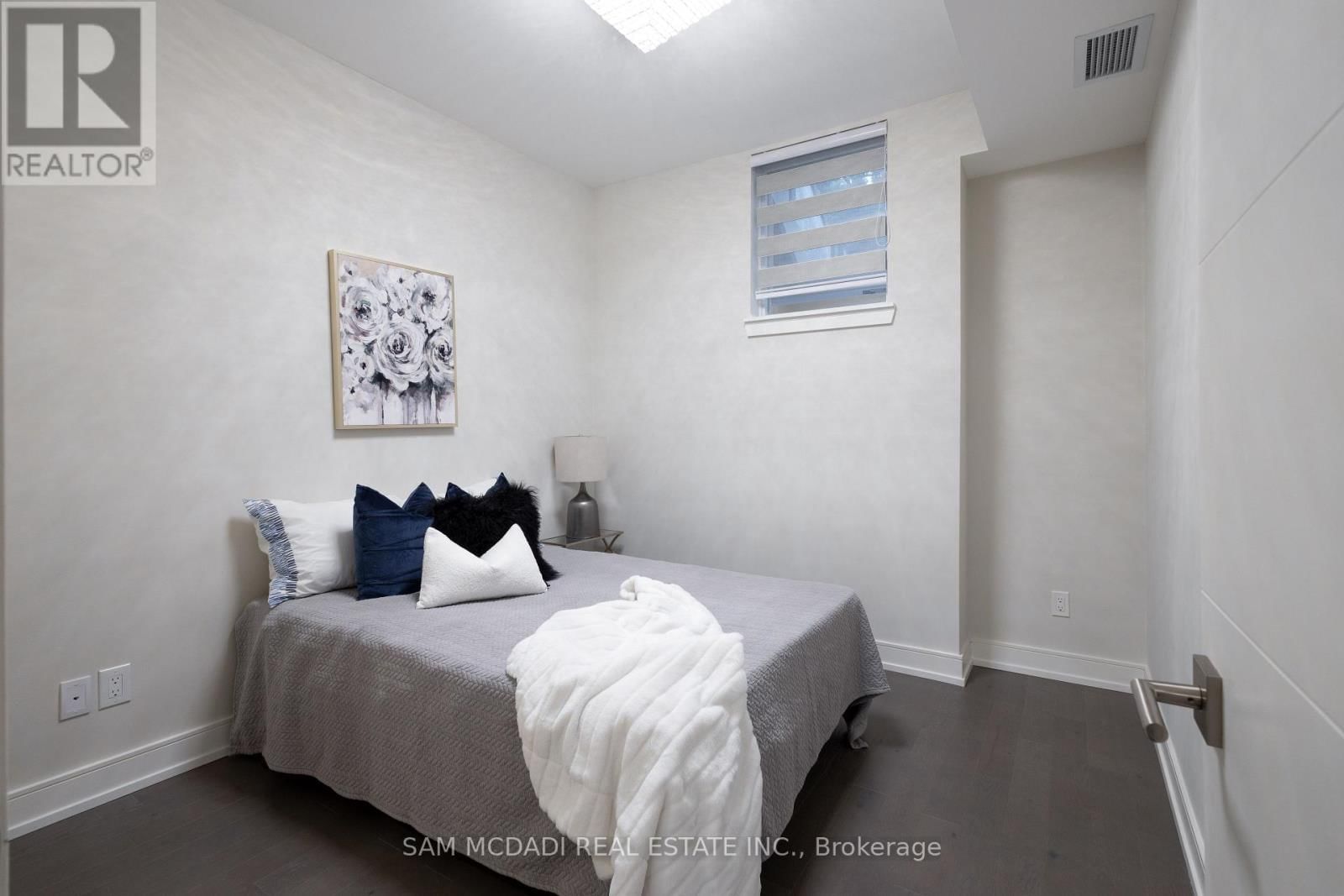 1 - 670 ATWATER AVENUE Image 15