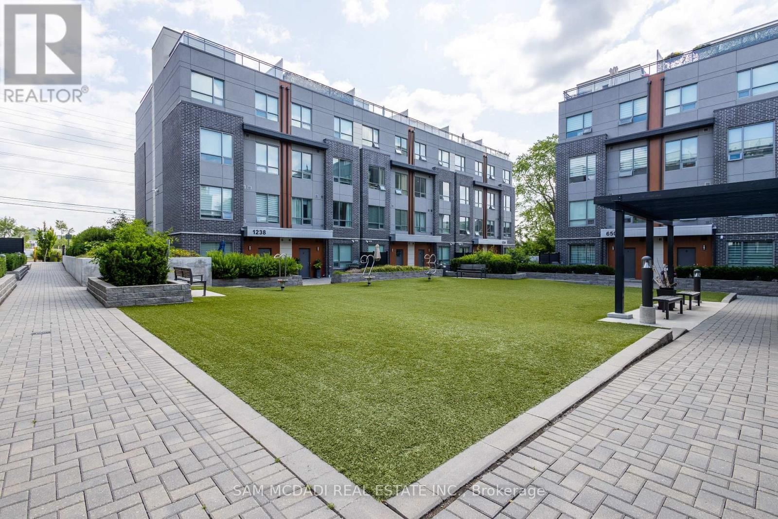 1 - 670 ATWATER AVENUE Image 26