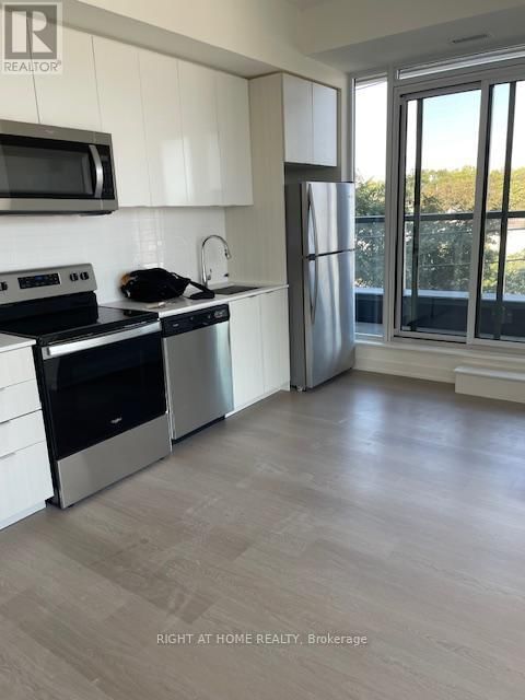 218 - 859 THE QUEENSWAY Image 4