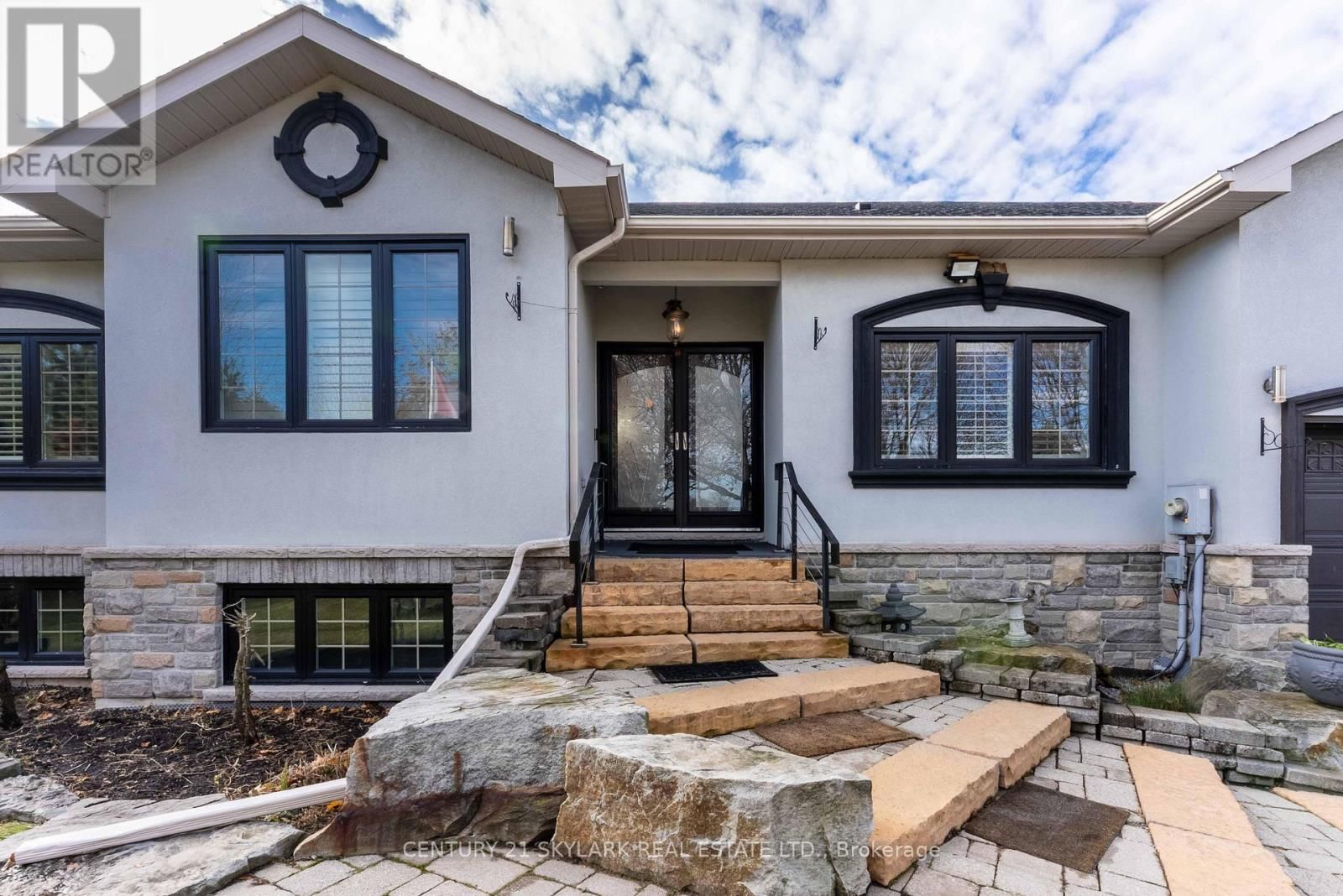 18200 MOUNTAINVIEW ROAD Image 12