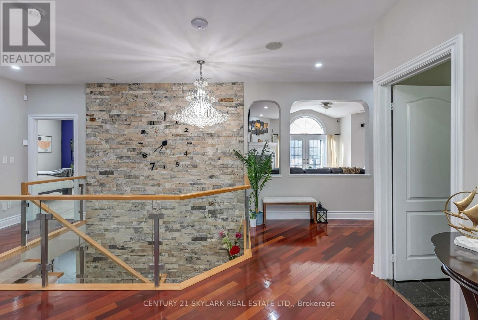 18200 MOUNTAINVIEW ROAD Image 14