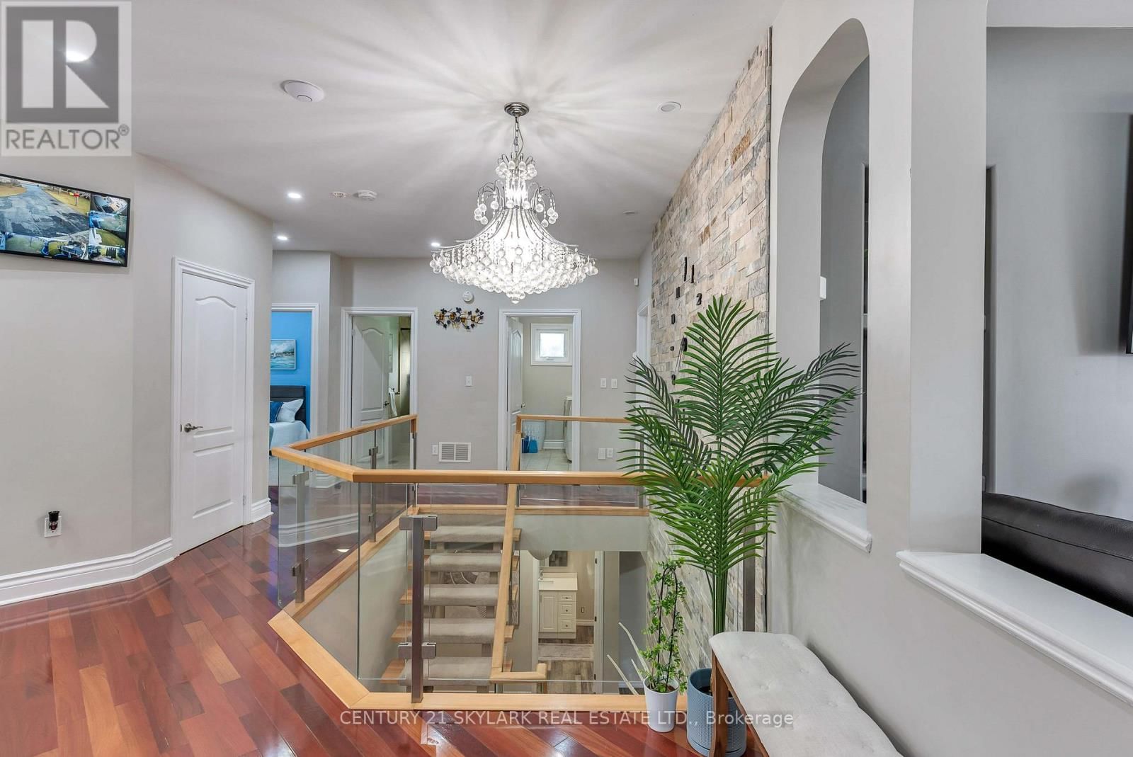 18200 MOUNTAINVIEW ROAD Image 15