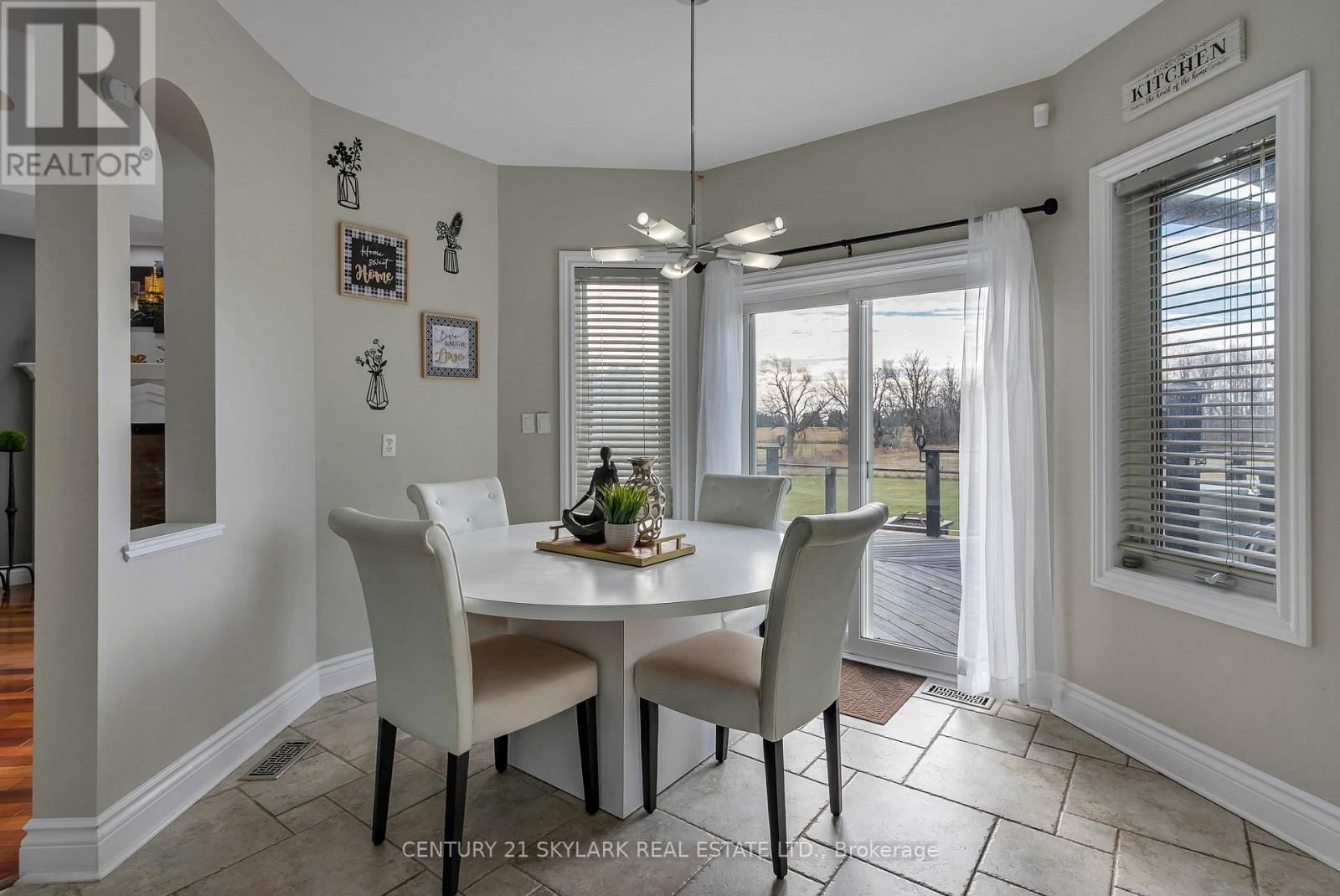 18200 MOUNTAINVIEW ROAD Image 19