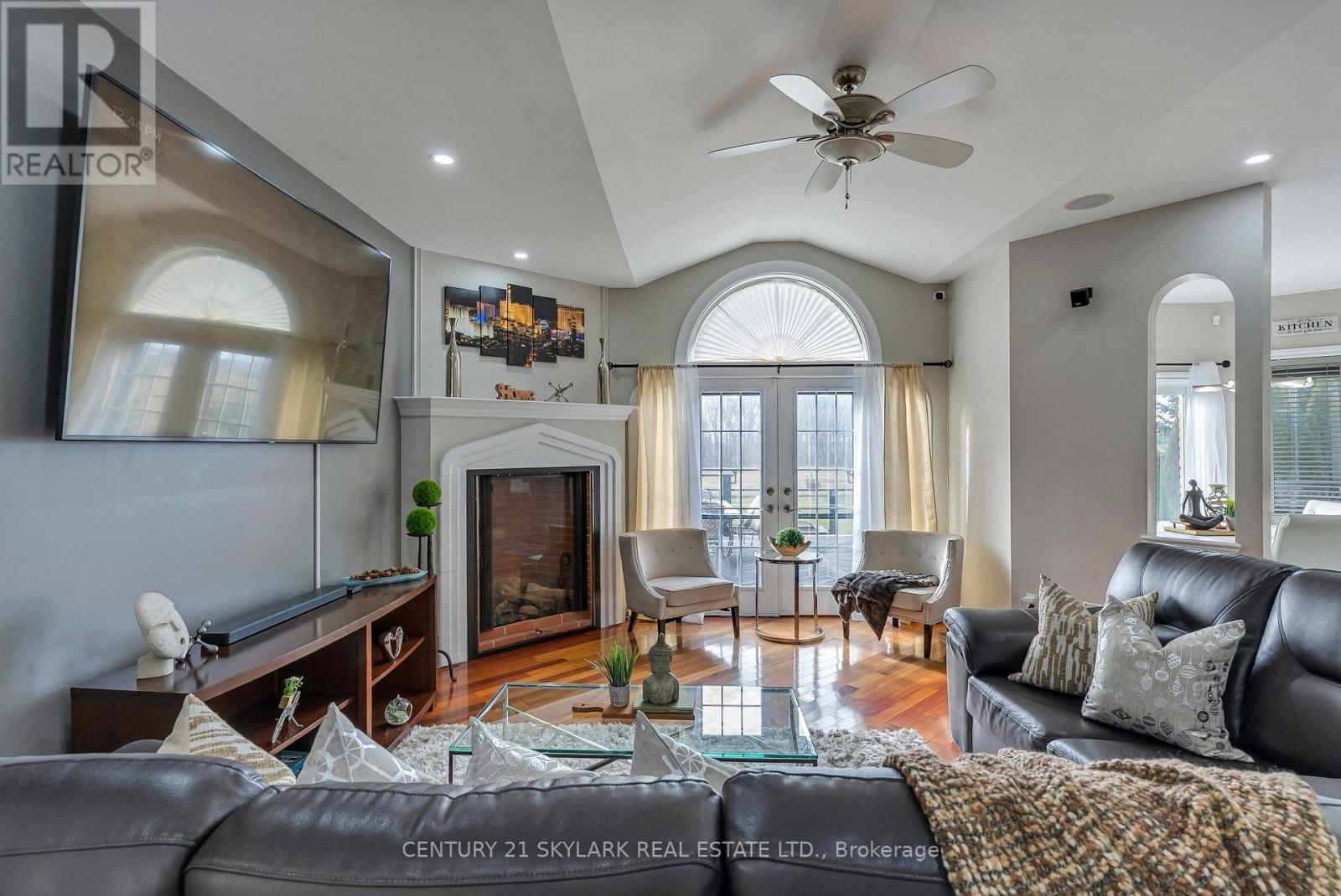 18200 MOUNTAINVIEW ROAD Image 26