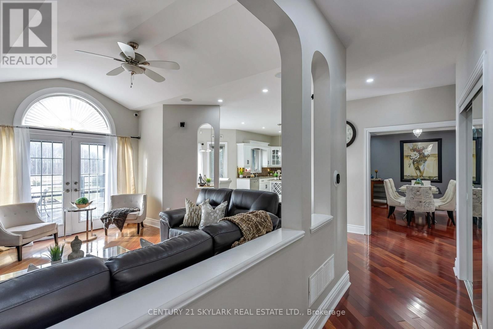 18200 MOUNTAINVIEW ROAD Image 27