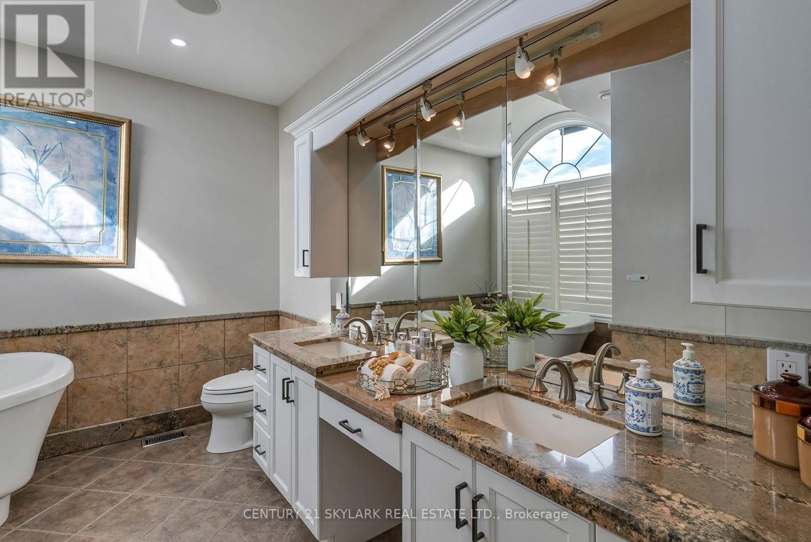 18200 MOUNTAINVIEW ROAD Image 34