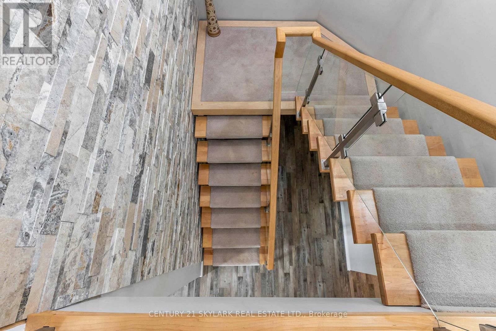 18200 MOUNTAINVIEW ROAD Image 38