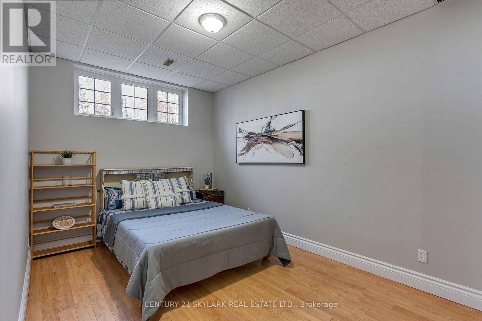 18200 MOUNTAINVIEW ROAD Image 40