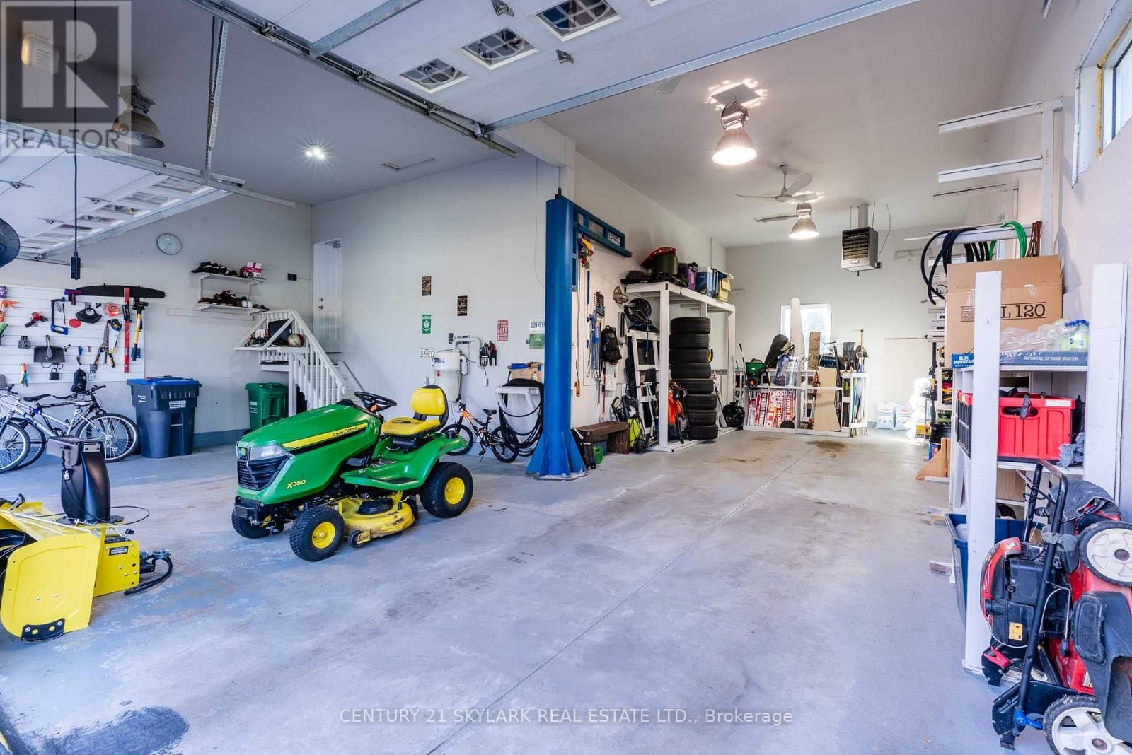 18200 MOUNTAINVIEW ROAD Image 43