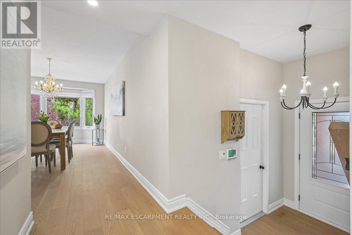 163 ROMAIN CRESCENT Image 10