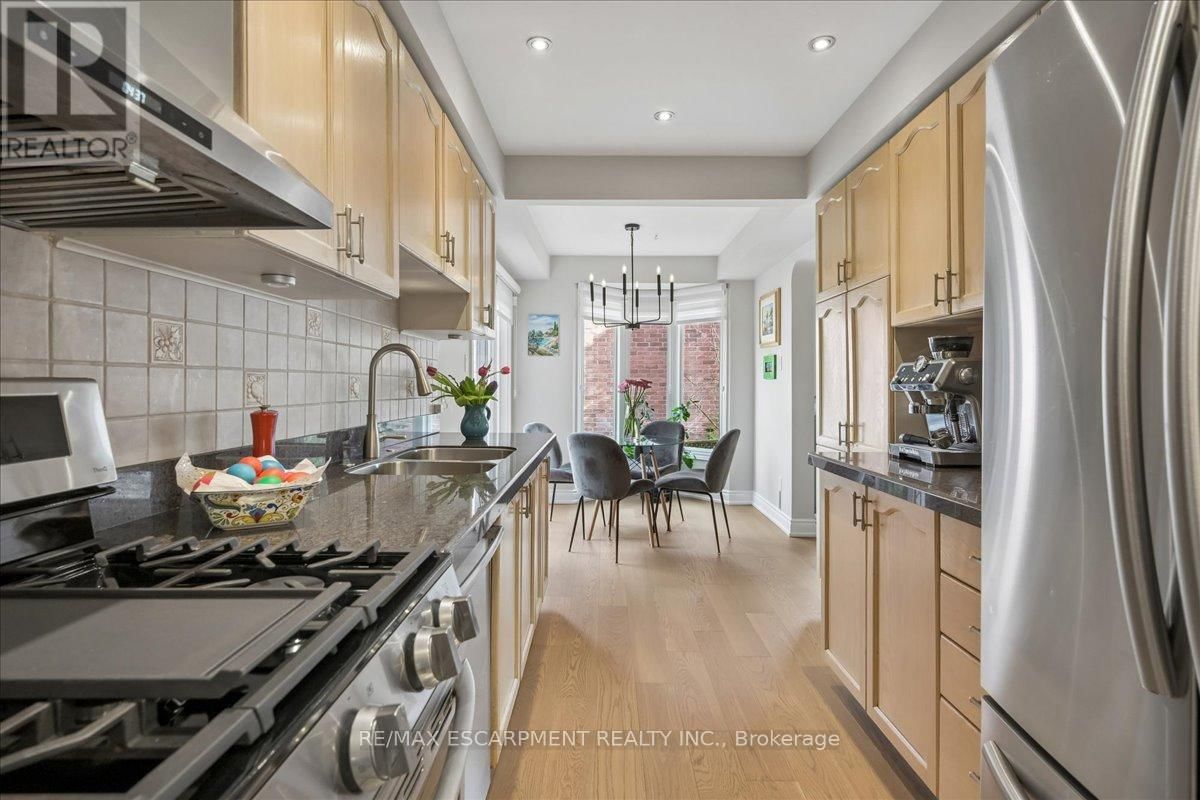 163 ROMAIN CRESCENT Image 14