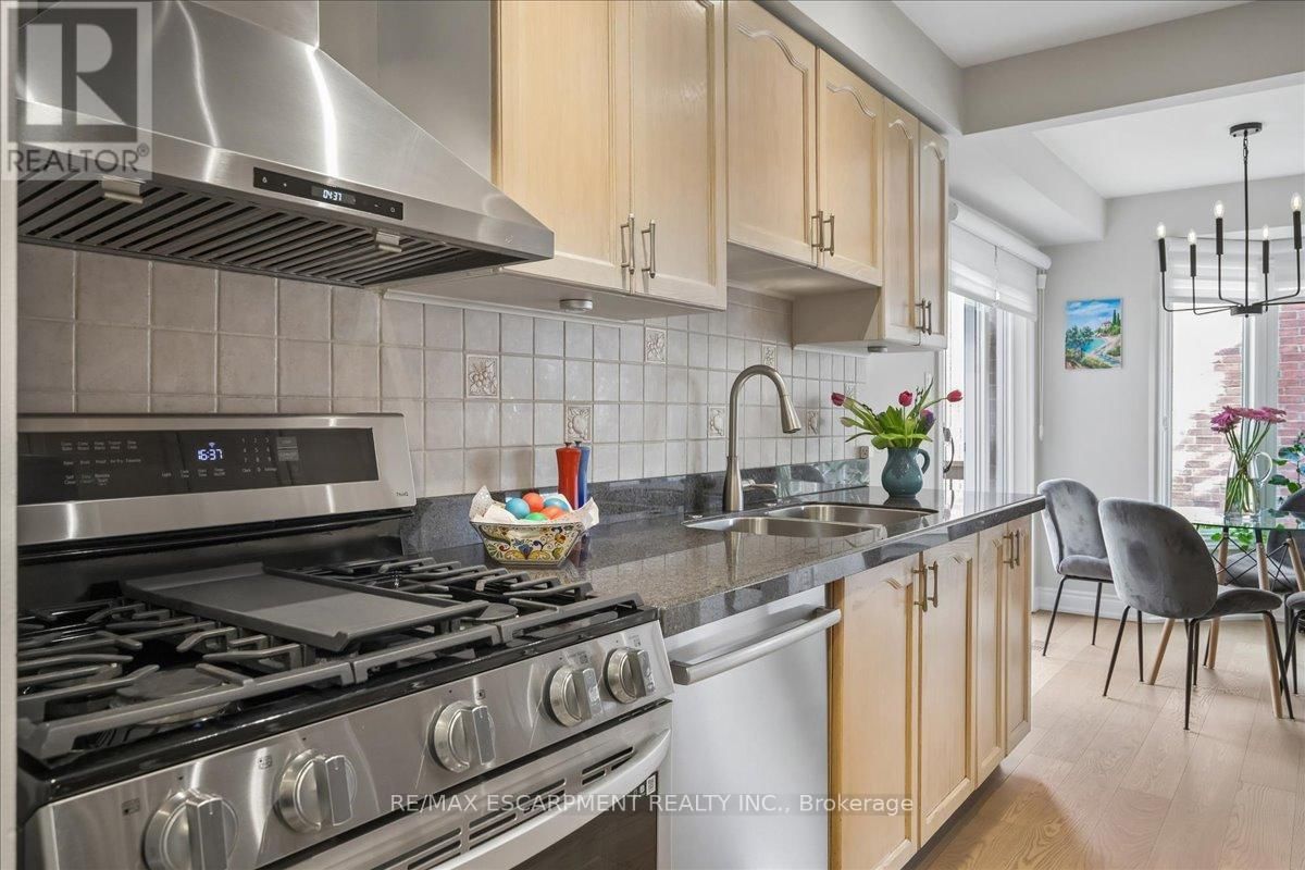 163 ROMAIN CRESCENT Image 15