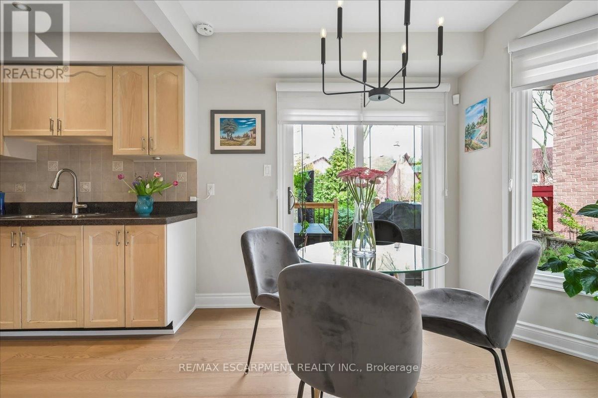 163 ROMAIN CRESCENT Image 19