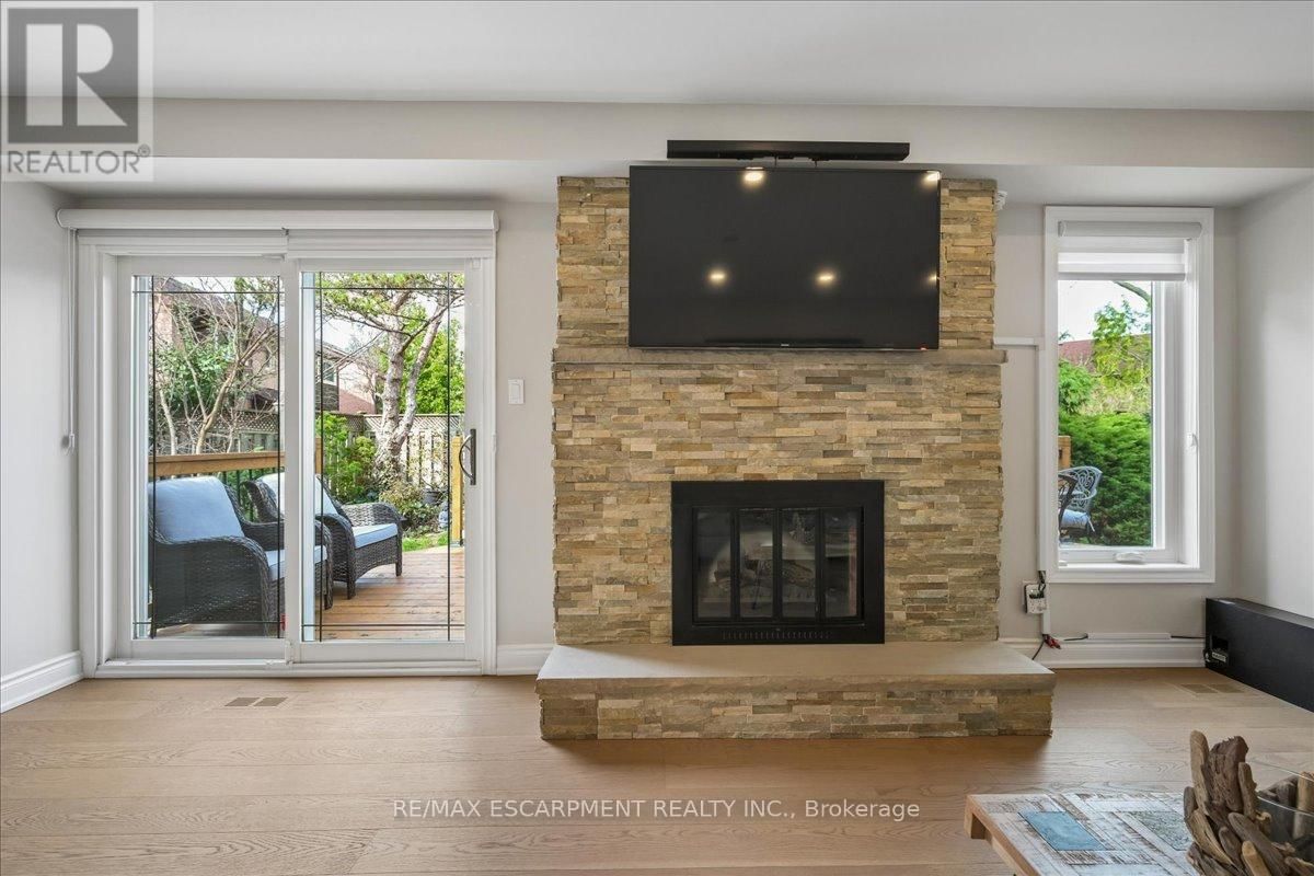 163 ROMAIN CRESCENT Image 24