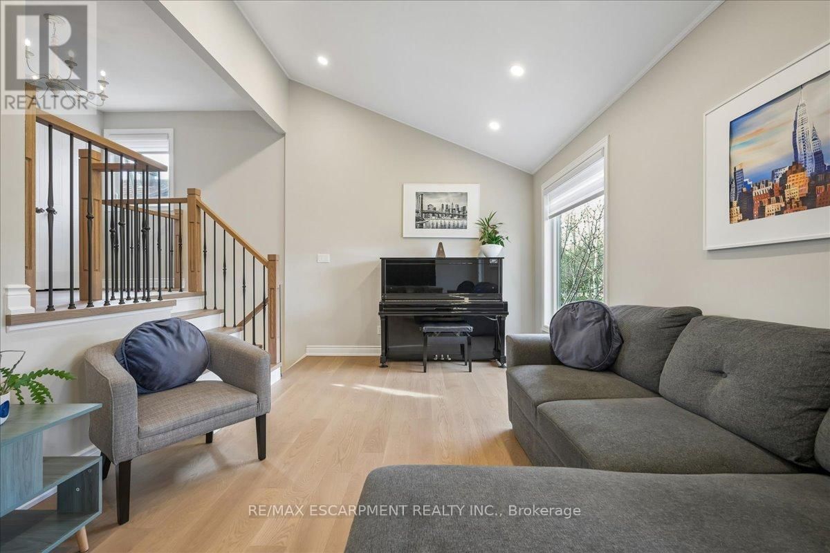 163 ROMAIN CRESCENT Image 27