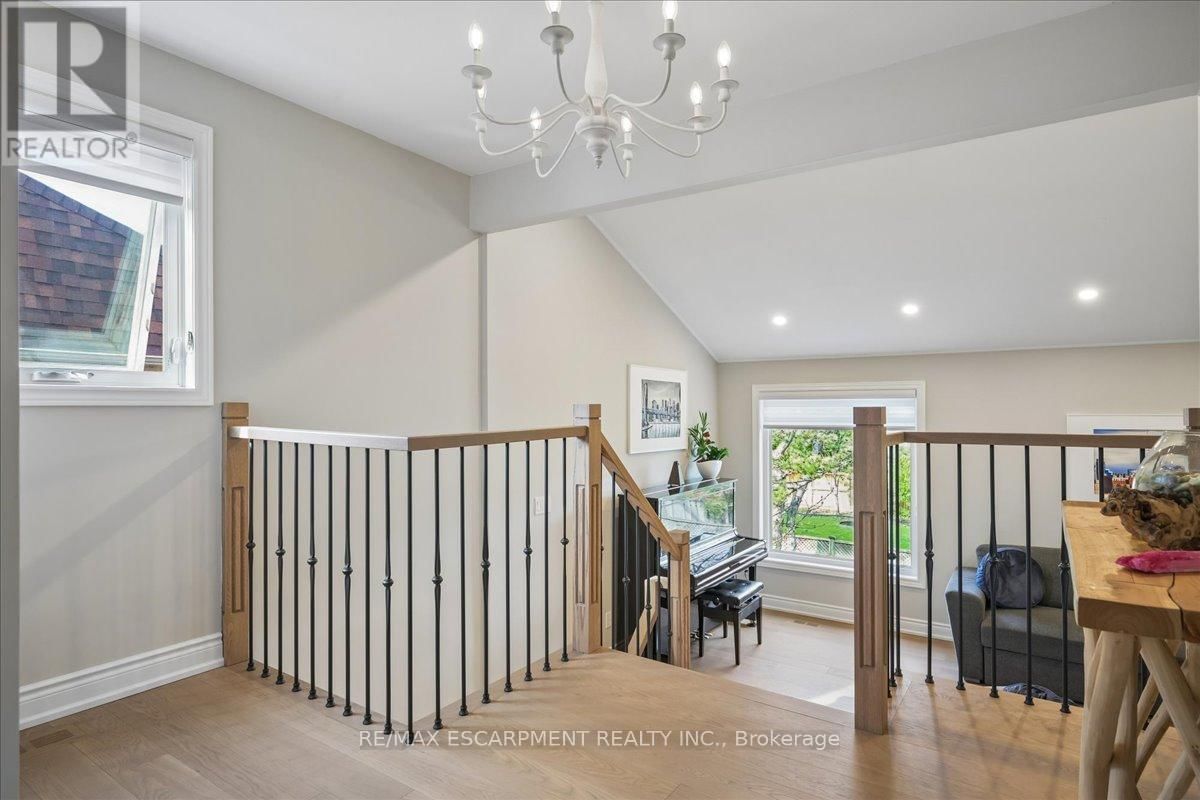 163 ROMAIN CRESCENT Image 28