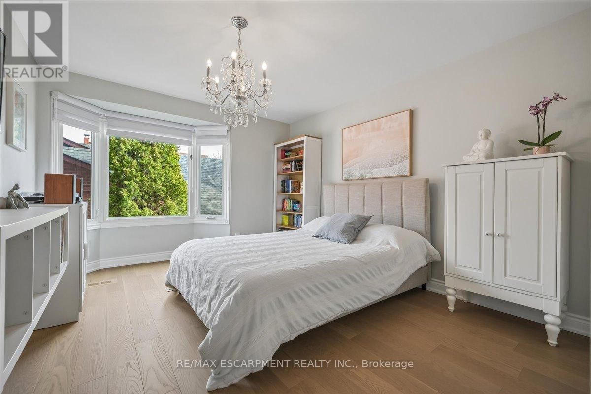 163 ROMAIN CRESCENT Image 31