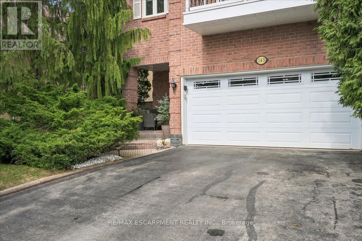 163 ROMAIN CRESCENT Image 4