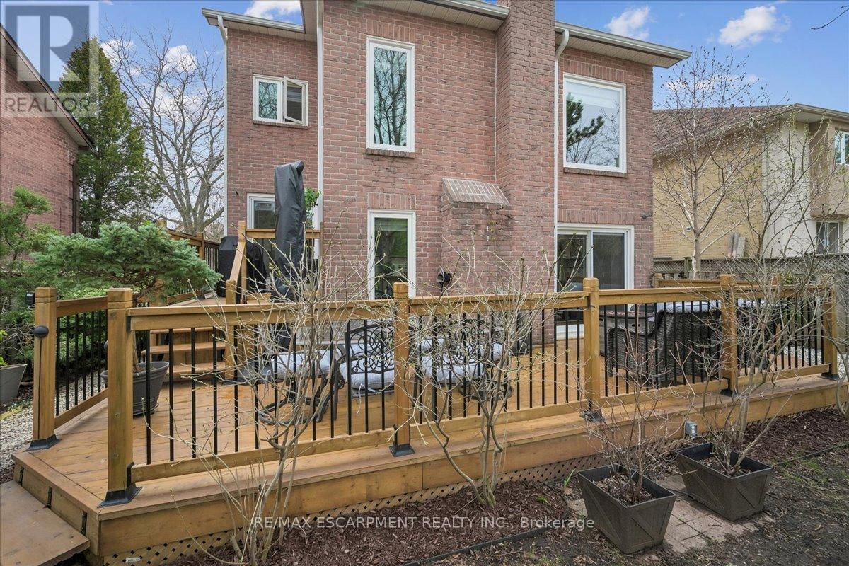 163 ROMAIN CRESCENT Image 44