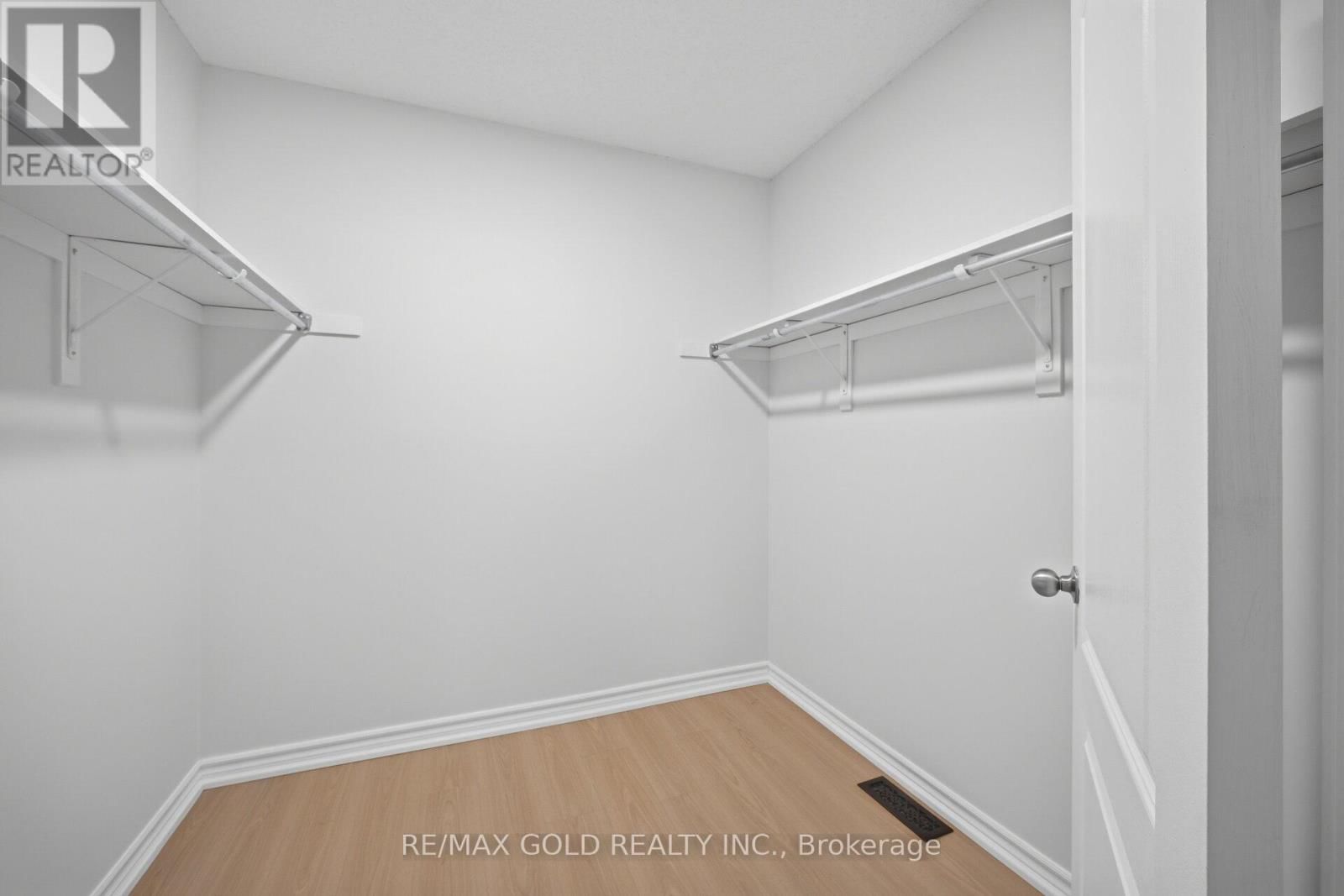 7059 MAGISTRATE TERRACE Image 29