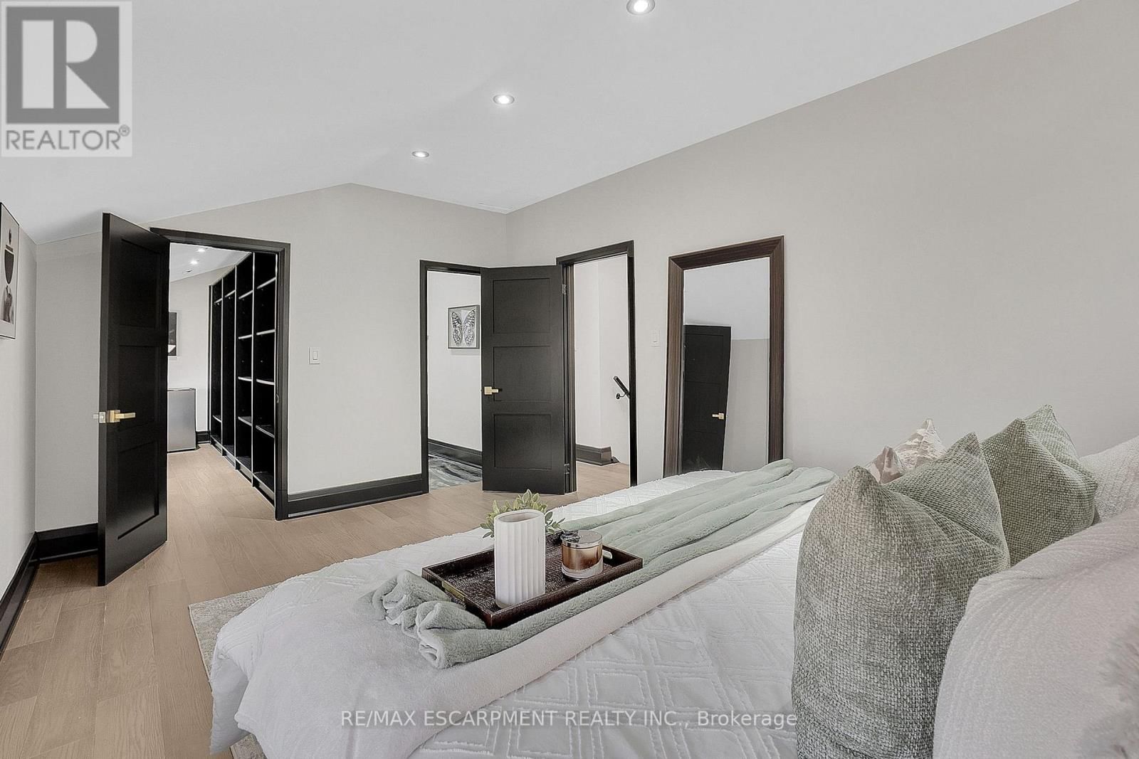 1915 DELANEY DRIVE Image 22