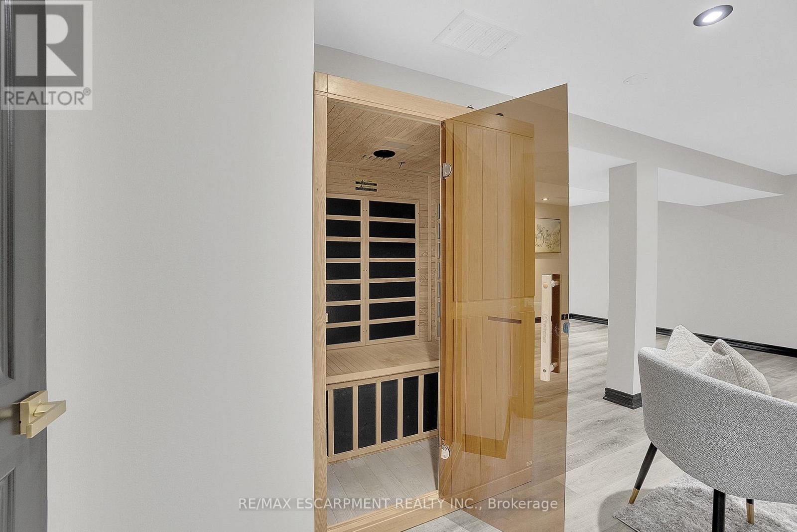 1915 DELANEY DRIVE Image 30