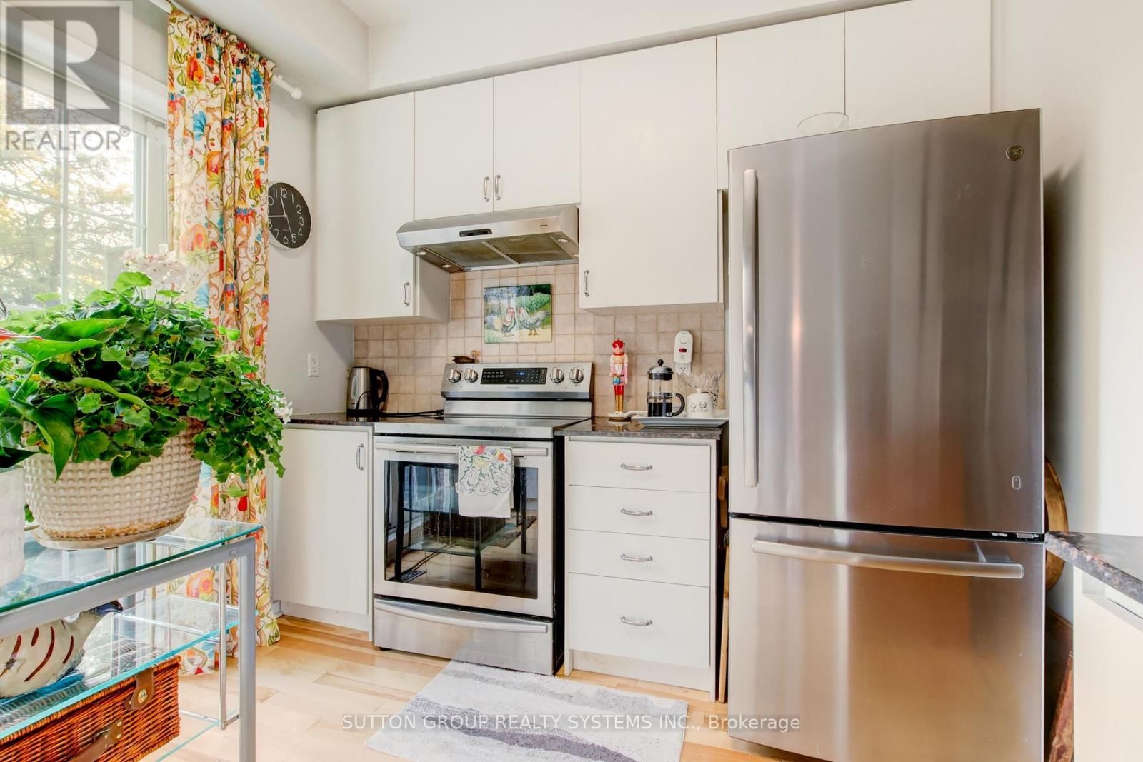 85 - 119b THE QUEENSWAY Image 18