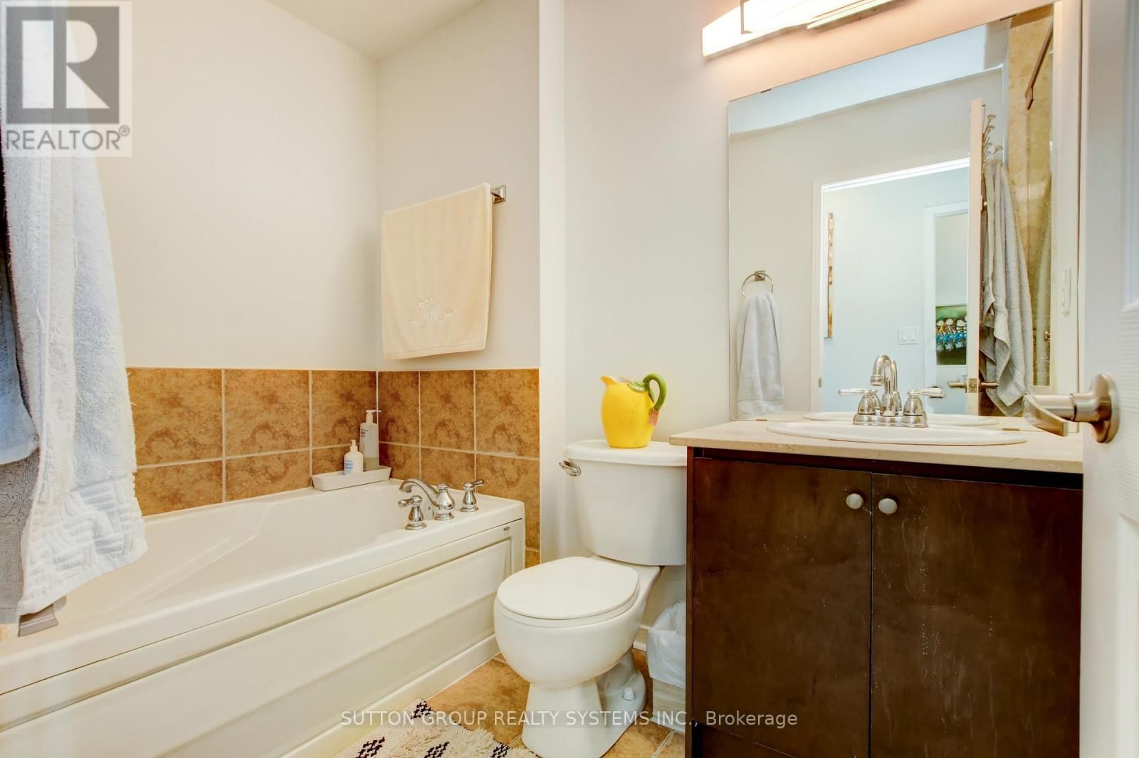 85 - 119b THE QUEENSWAY Image 37