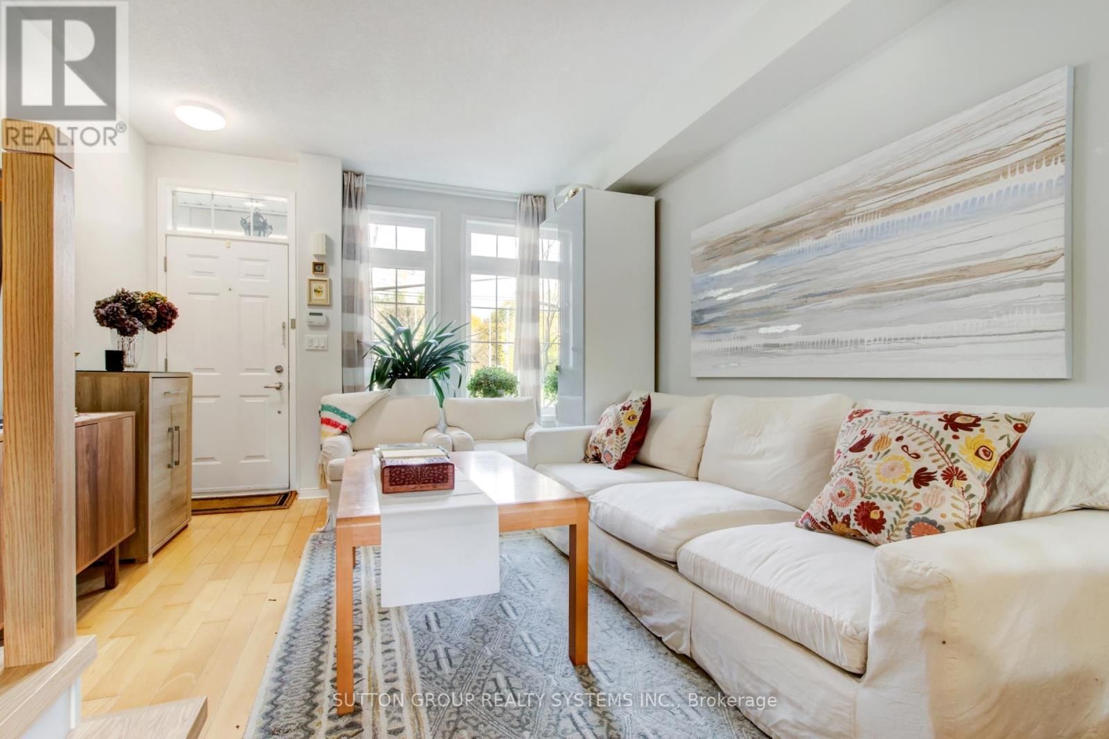 85 - 119b THE QUEENSWAY Image 9