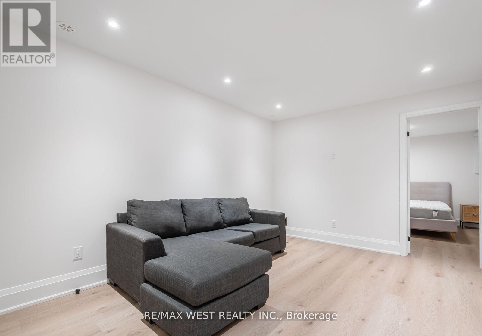 64 GWYNNE AVENUE Image 45