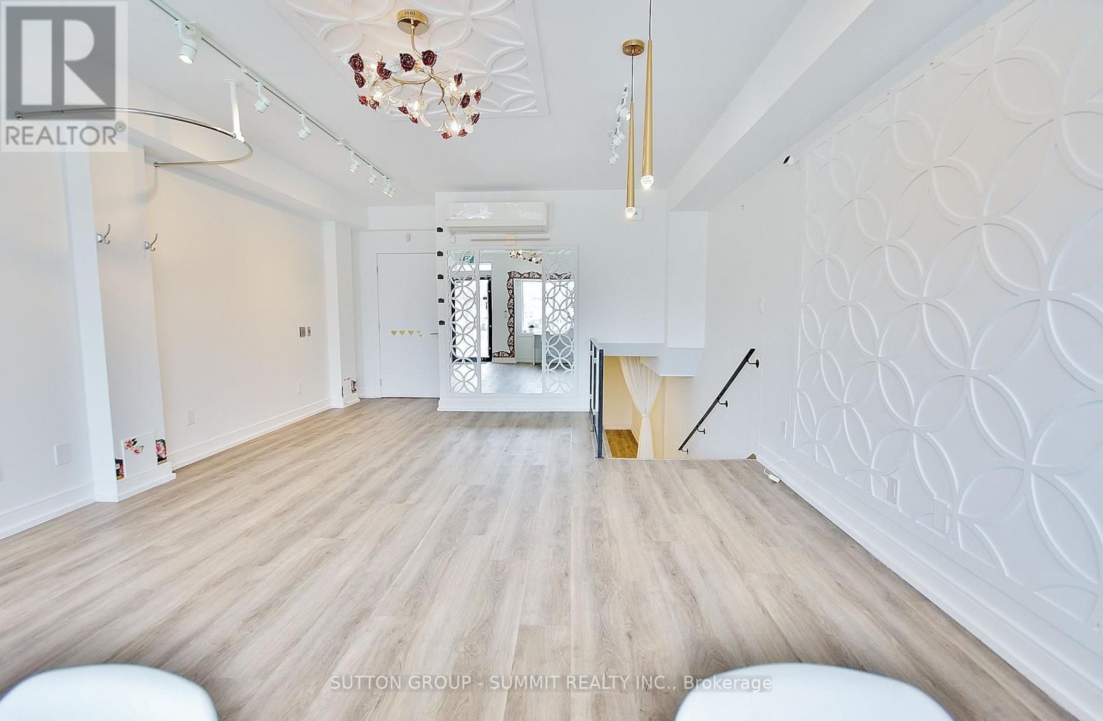 1012 LAGOON STREET Image 12