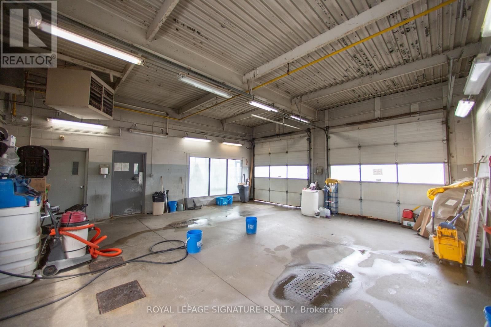 73 KENNEDY ROAD SOUTH Image 10