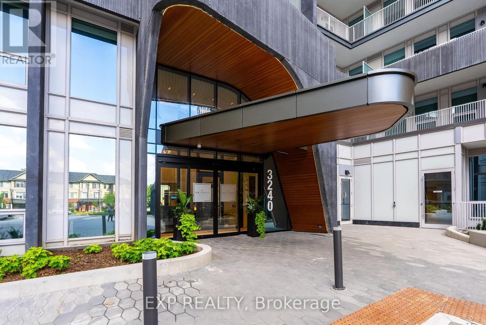 514 - 3240 WILLIAM COLTSON AVENUE Image 3