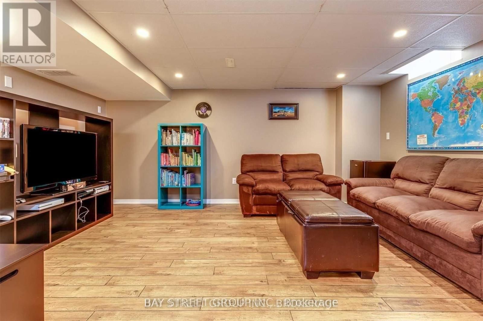 1833 HOBSON DRIVE Image 24