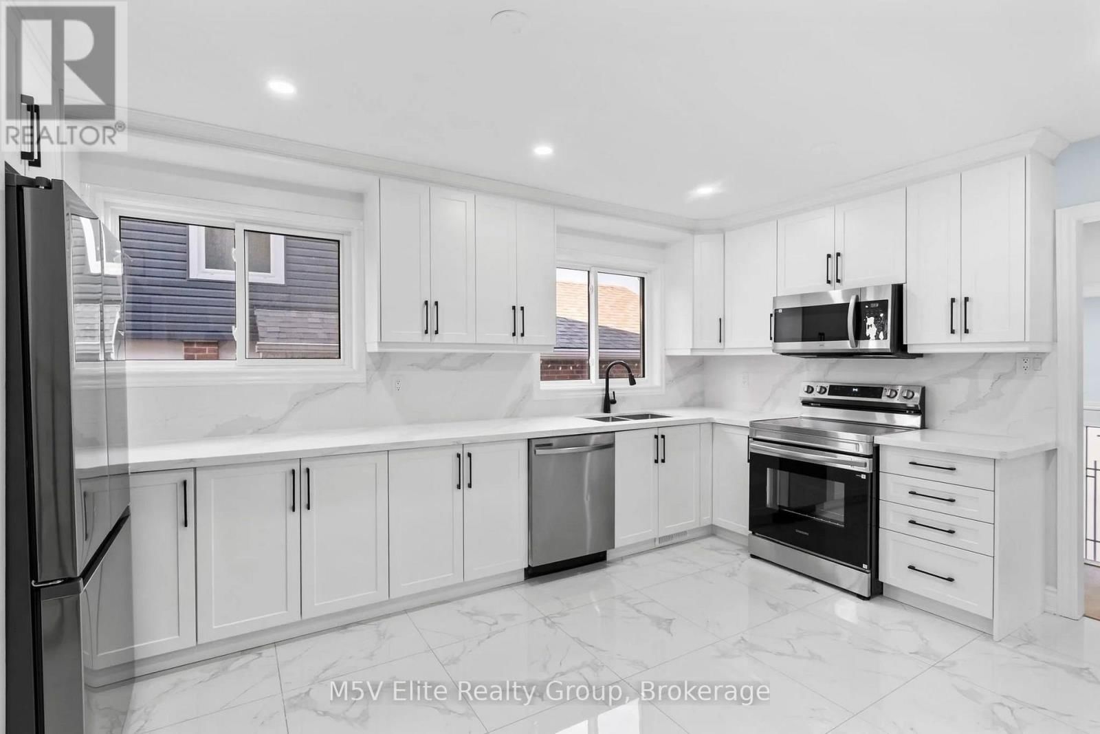 93 ASHFORD COURT Image 1