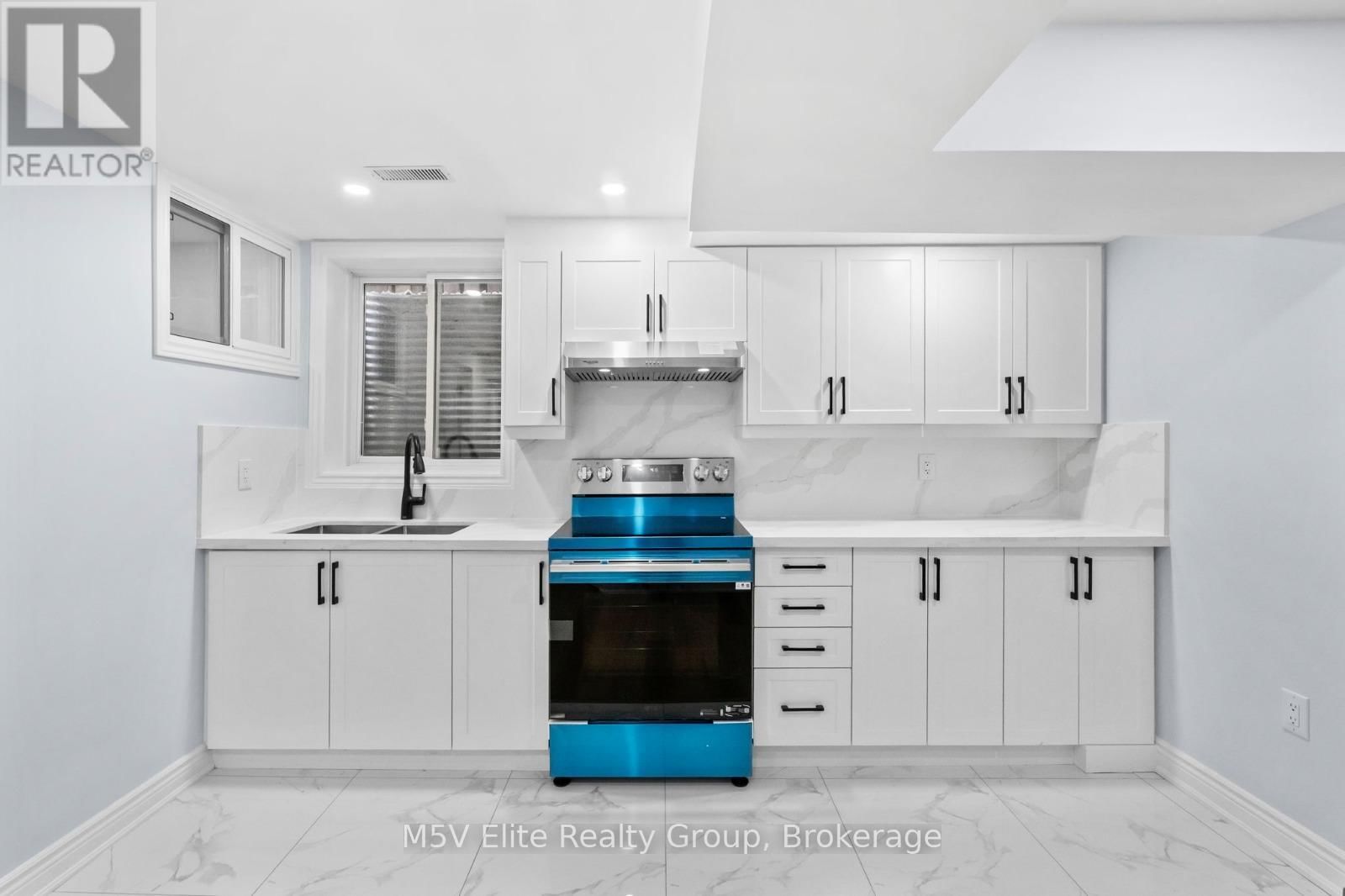 93 ASHFORD COURT Image 15