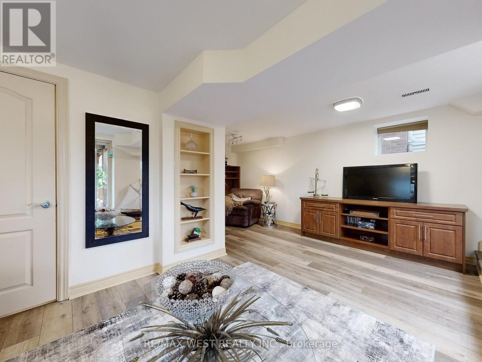 69 MAYFIELD AVENUE Image 32