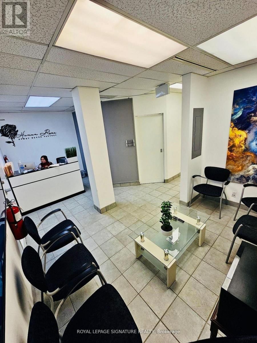 Unit 405 - 71 KING STREET WEST Image 12