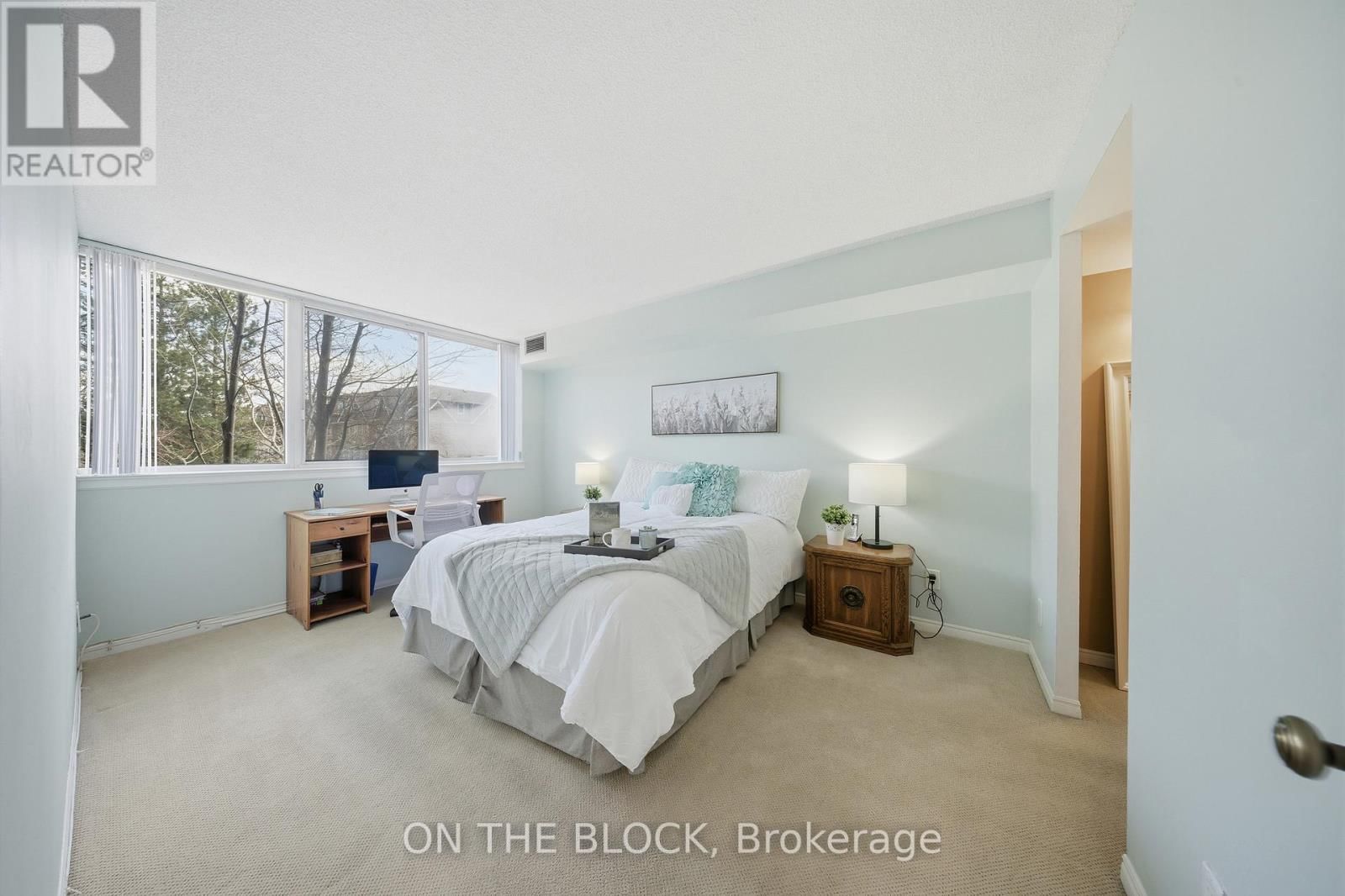 203 - 880 DUNDAS STREET WEST Image 14