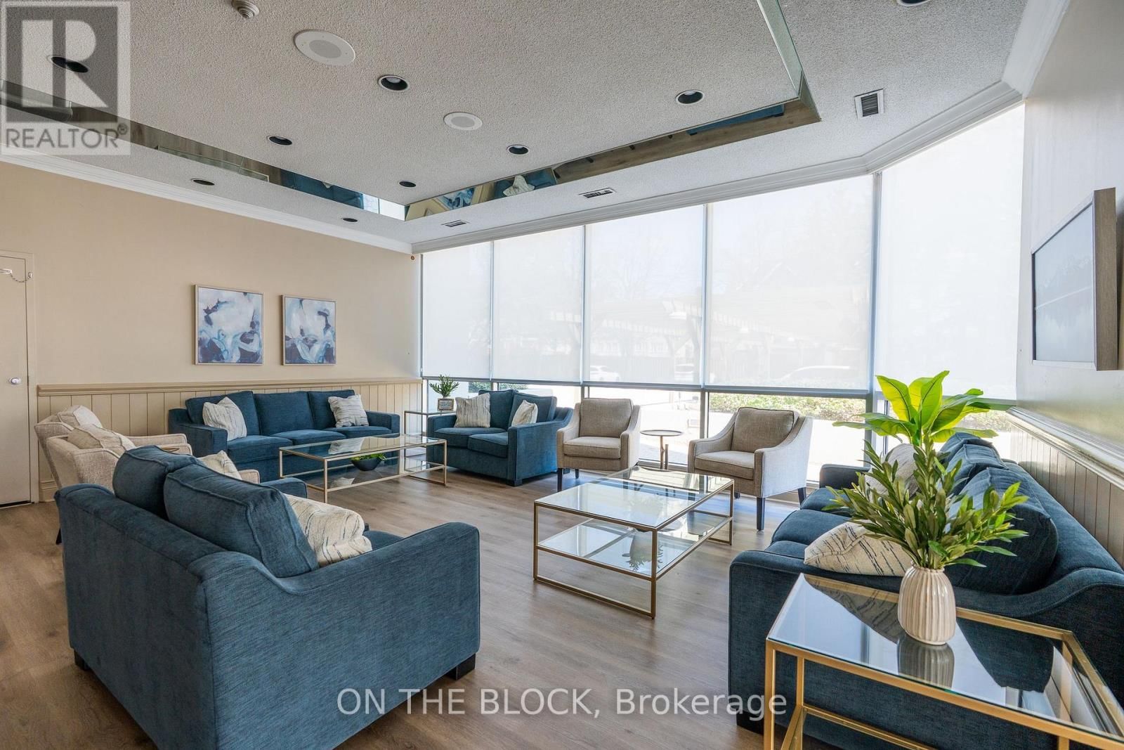 203 - 880 DUNDAS STREET WEST Image 28