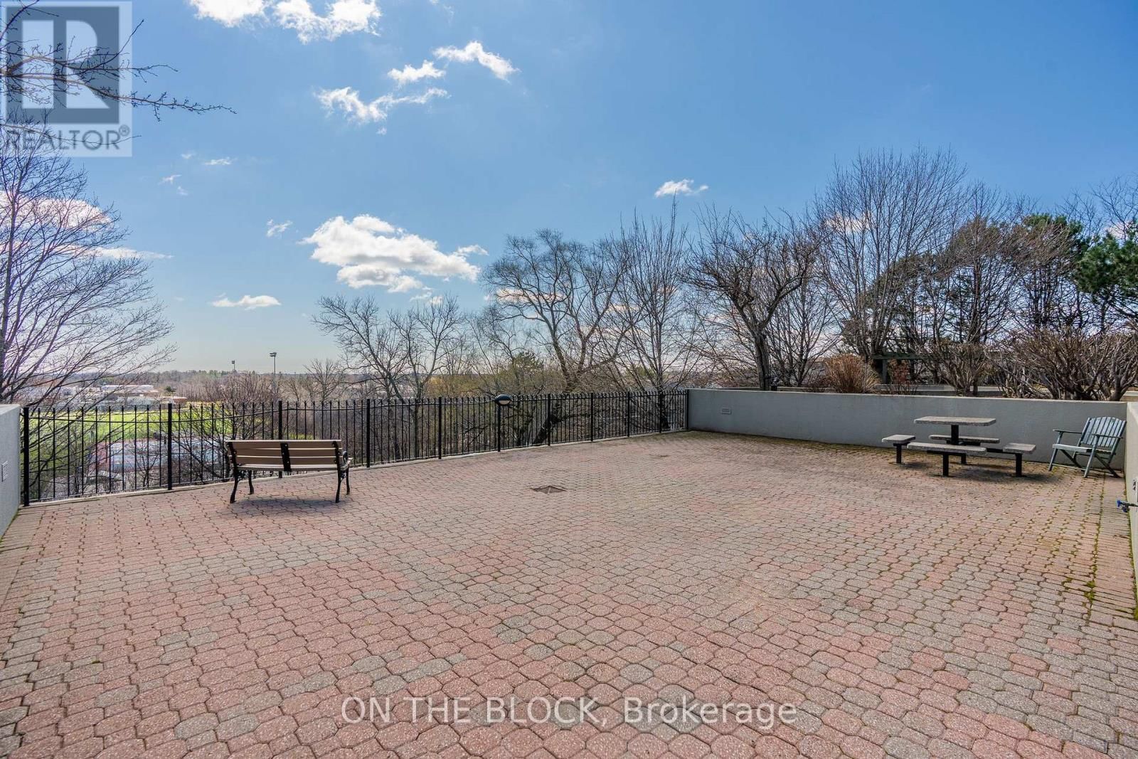 203 - 880 DUNDAS STREET WEST Image 33