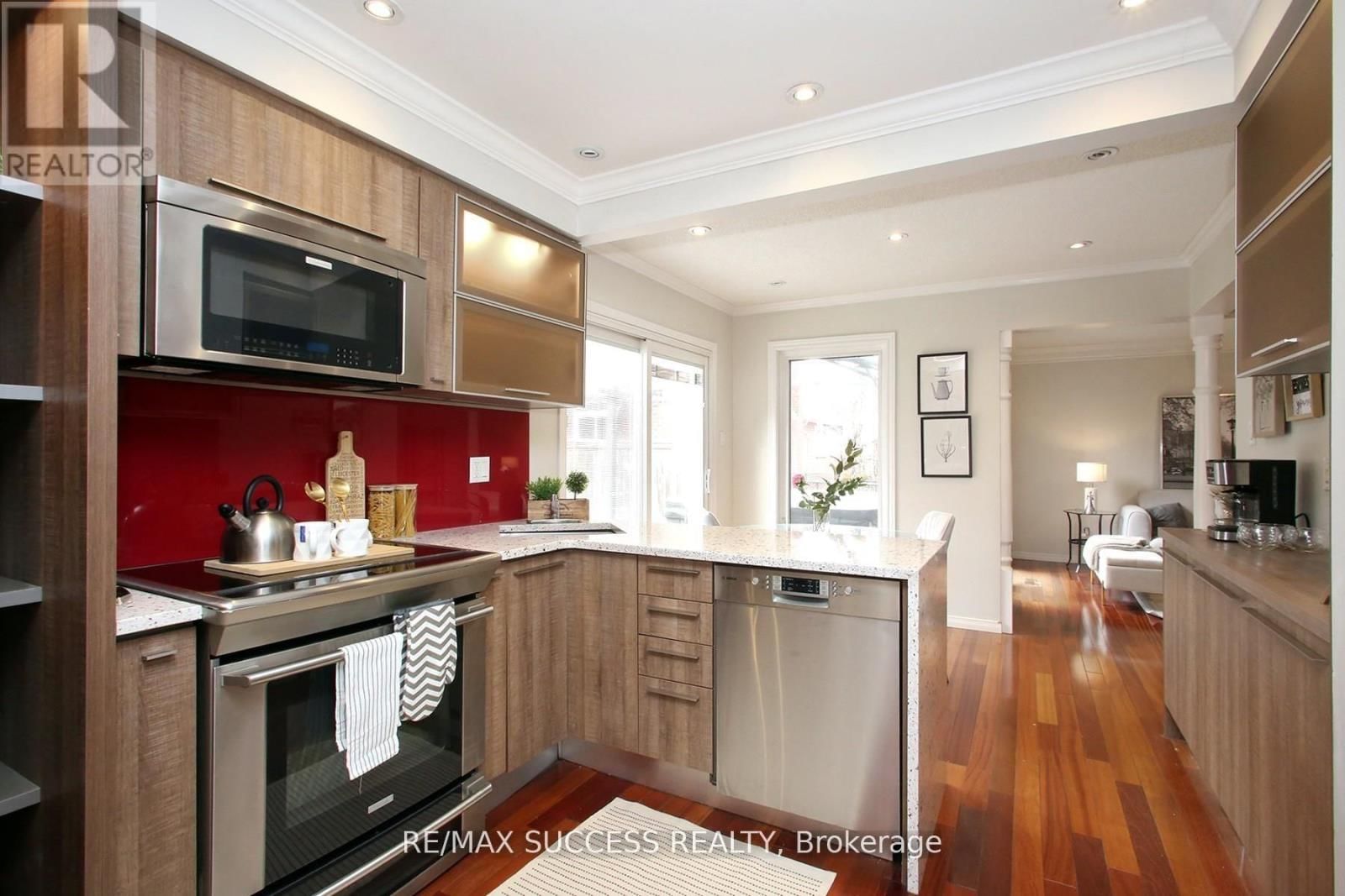 6643 MOCKINGBIRD LANE Image 12