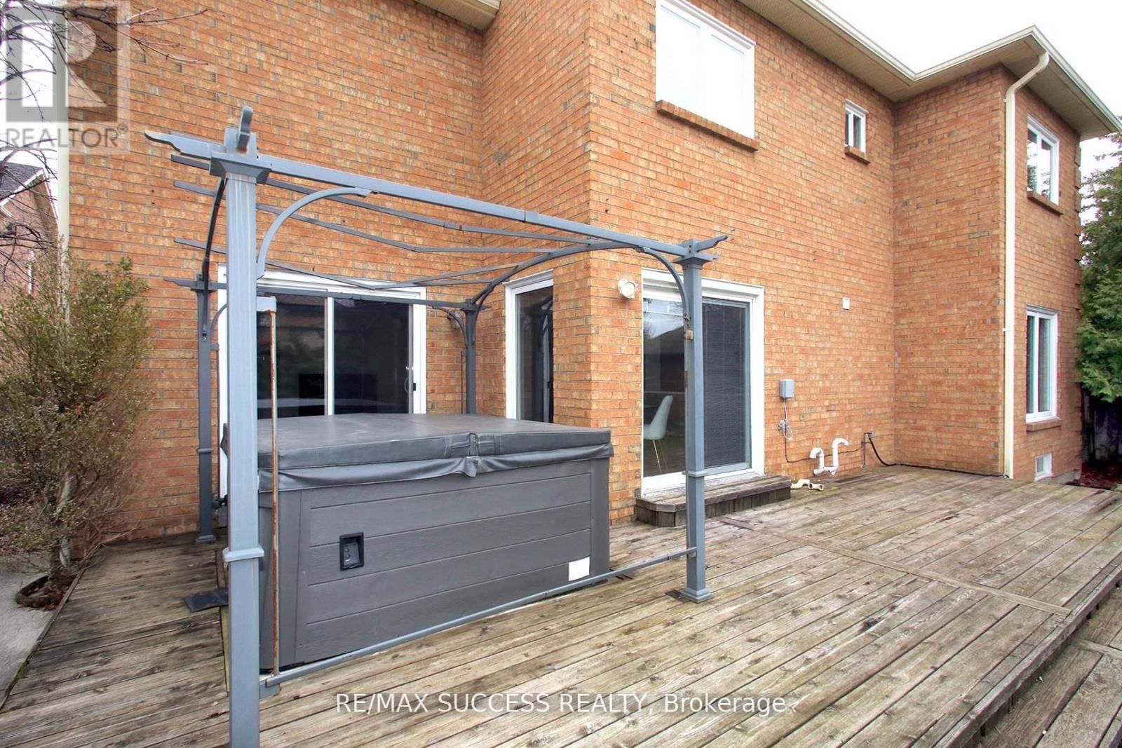 6643 MOCKINGBIRD LANE Image 41