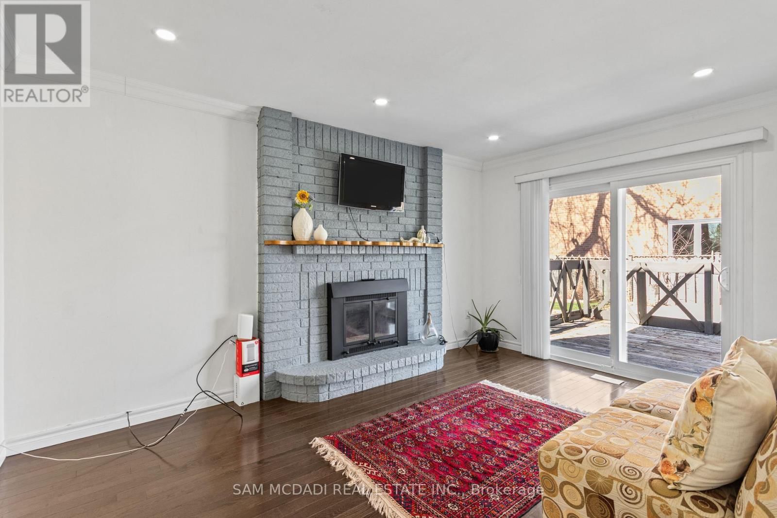 6282 CAMGREEN CIRCLE Image 11