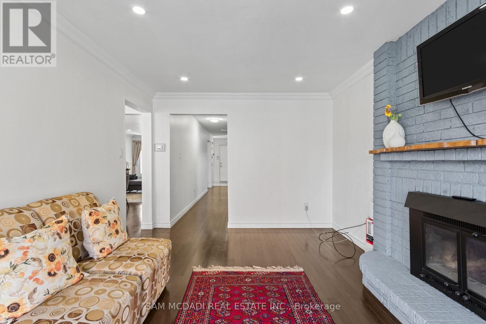 6282 CAMGREEN CIRCLE Image 14