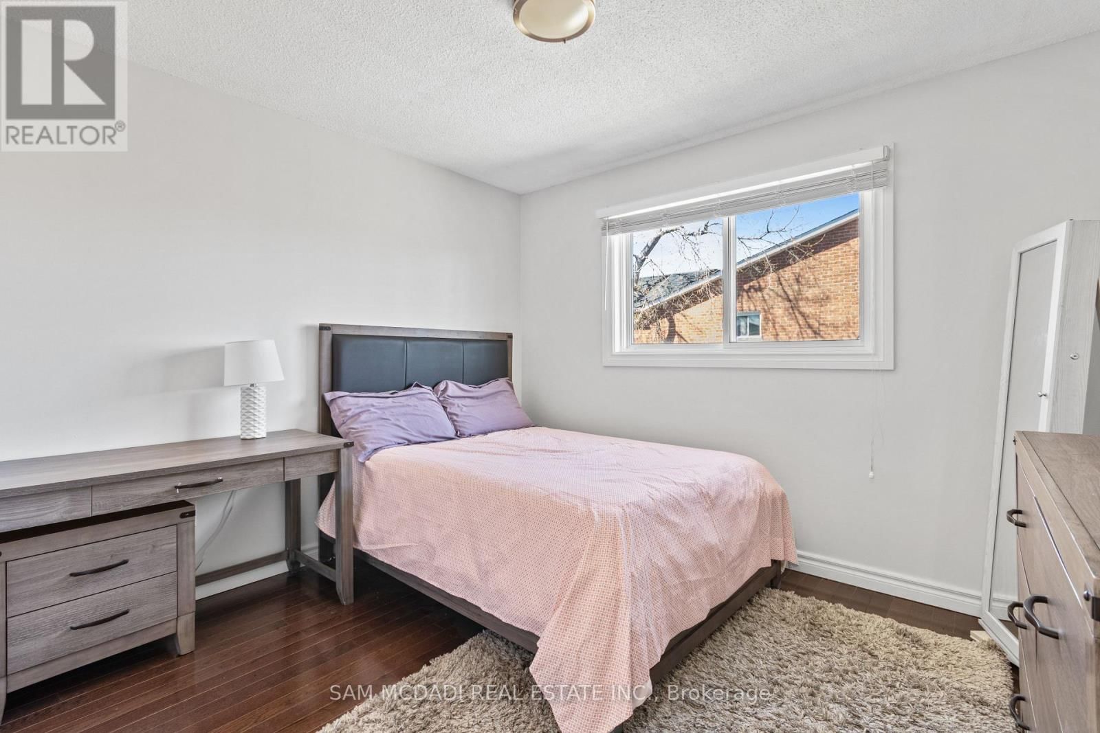 6282 CAMGREEN CIRCLE Image 27