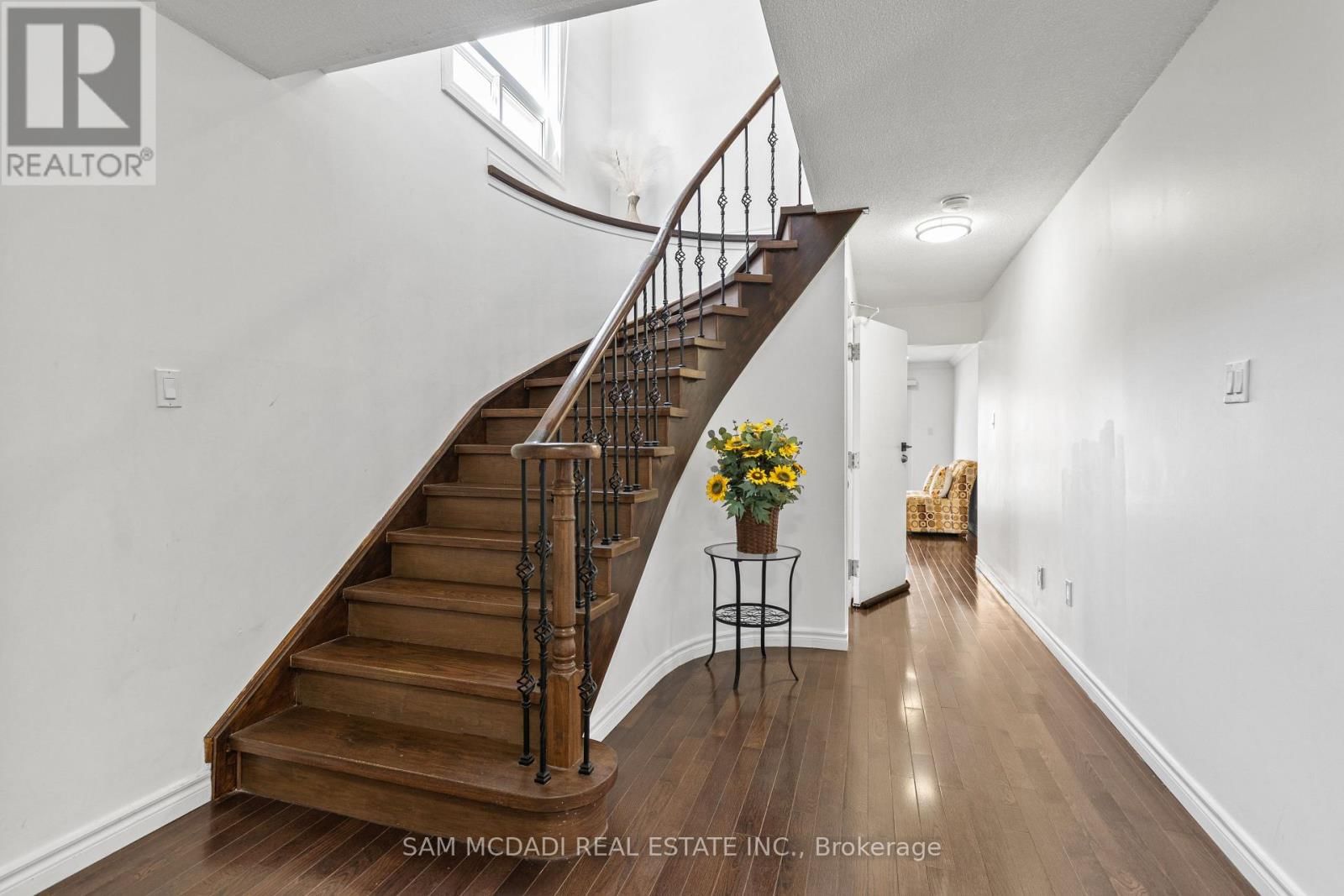 6282 CAMGREEN CIRCLE Image 3