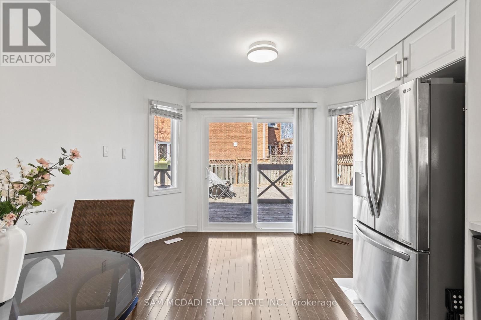 6282 CAMGREEN CIRCLE Image 8